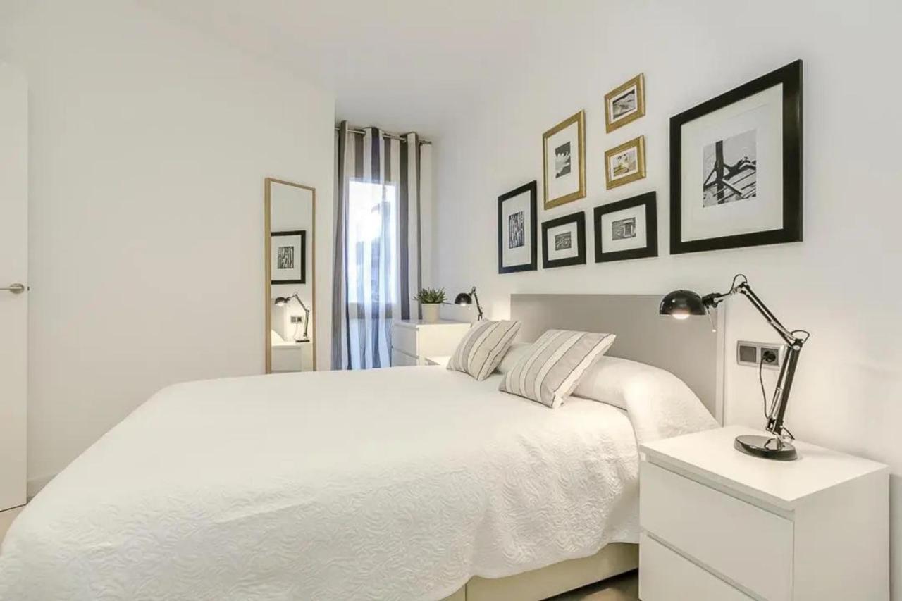 51Sam1021 - Modern Apartment Near Montjuic Barcelona Bagian luar foto