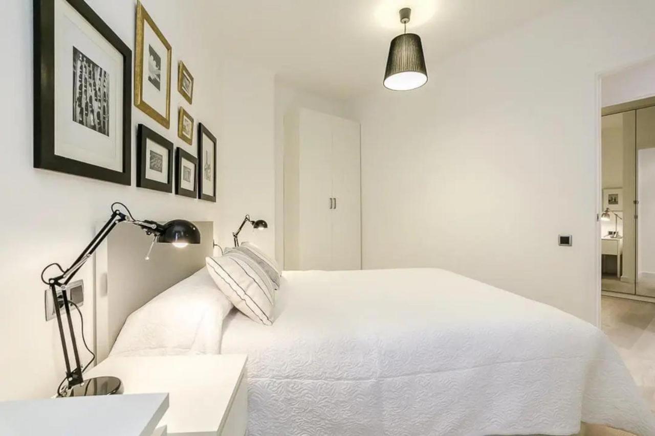 51Sam1021 - Modern Apartment Near Montjuic Barcelona Bagian luar foto