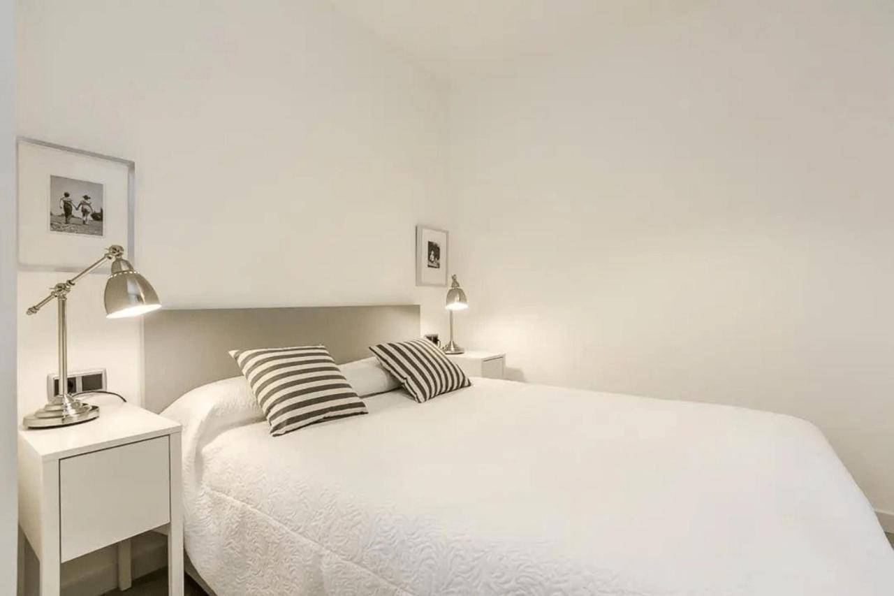 51Sam1021 - Modern Apartment Near Montjuic Barcelona Bagian luar foto